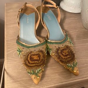 FIONI 7.5 Beaded Vintage Kitten Heels